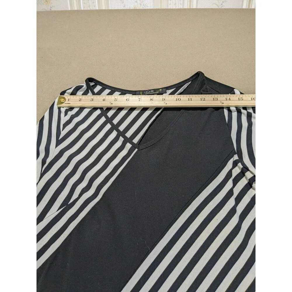 Lior Paris Black & White Stripes, Geometric Pattern Tunic with V-Neck Collar SM - Picture 6 of 10